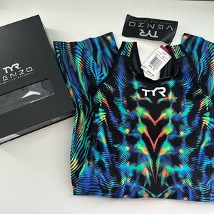 TYR Venzo Genesis Closed Back Size 26 New